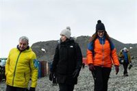 Morant y 3 científicas de la Antártida trasladan a alumnas la importancia de la ciencia: "Podéis llegar donde queráis"