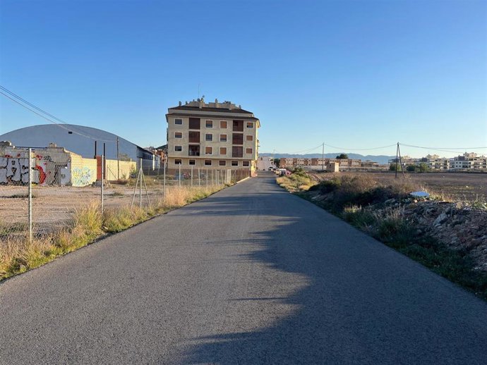 Situación Del Tramo De La Costera Norte, Sin Aceras E Iluminación Por Donde Cruzan A Diario Vecinos De Cabezo De Torres