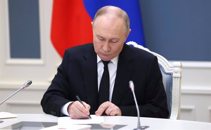 Archivo - El presidente de Rusia, Vladimir Putin, durante un acto en el Kremlin (archivo)