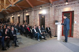 El presidente de la Generalitat, Salvador Illa, durante la presentación del plan para impulsar el vehículo eléctrico