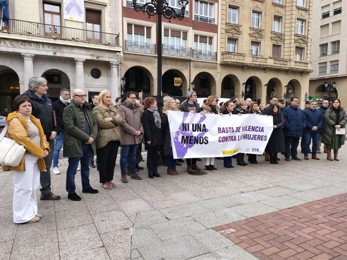 Una concentración en Logroño recuerda a la última víctima de violencia machista de Málaga