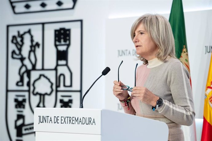 La portavoz de la Junta de Extremadura, Victoria Bazaga, en rueda de prensa