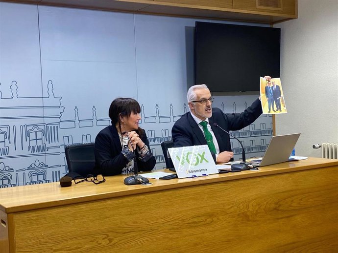 Los dos concejales de Vox en el Ayuntamiento de Salamanca.