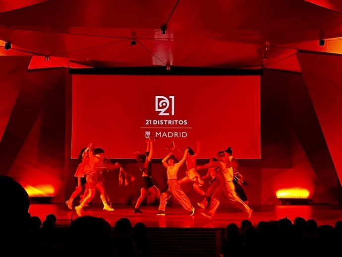 Acto de presentación de la 6ª edición de 21distritos. Actuación de Mucha Muchacha, agrupación incluida en la programación de este 2025