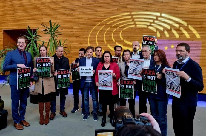 Grupo de eurodeputados denuncia a situação em Gaza, incluindo Vicent Marza (Comromis), Jaume Asens (Comuns), Ana Miranda (BNG) e Leire Pajin (PSOE).