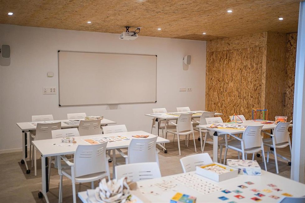 Interior del aula ambiental que se ha estrenado este martes en Esplugues de Llobregat (Barcelona)