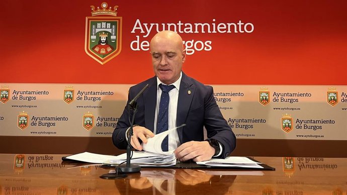 El concejal de Hacienda, Ángel Manznedo.