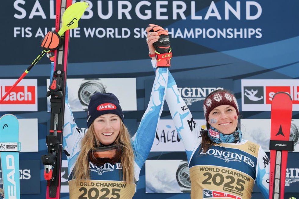 Breezy Johnson y Mikaela Shiffrin celebran su oro en la prueba combinada por equipos de los Mundiales de Esquí Alpino de 2025