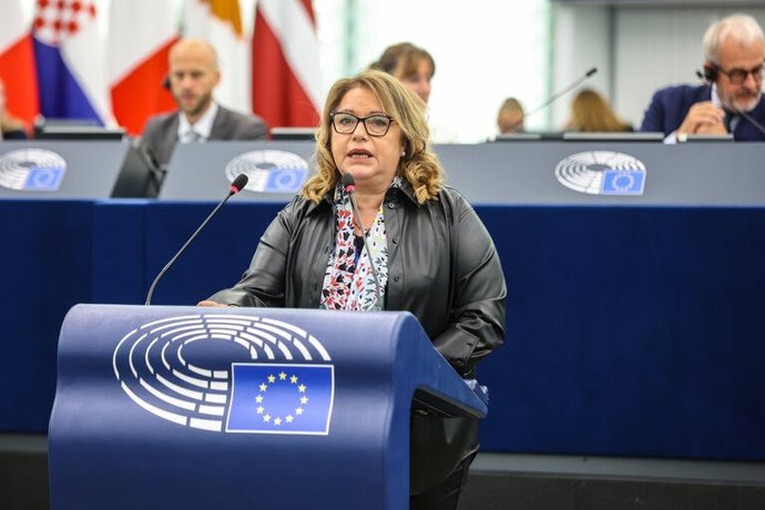 Archivo - La eurodiputada aragonesa del PSOE Rosa Serrano