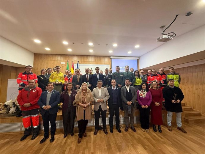 Acto de reconocimiento a los operativos y entidades que participaron en el desalojo preventivo de Cueva de la Mora organizado por la Junta de Andalucía con motivo del Día del 112.