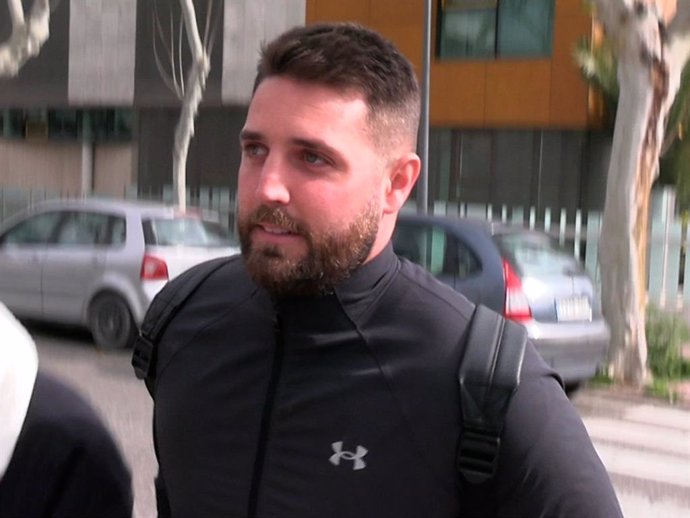 David Rodríguez, visiblemente nervioso tras los nuevos avances en la investigación sobre las lesiones de su hija Alma