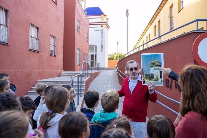 Unos 500 estudiantes de primaria de Mairena participan en un programa "para prevenir el desarraigo".