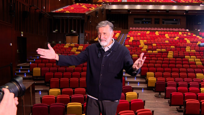 El director del musical 'Godspell', Emilio Aragón, en la rueda de prensa celebrada en Sevilla.