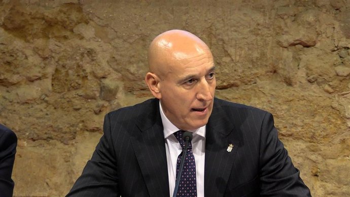 El alcalde de León este martes en una comparecencia de prensa.