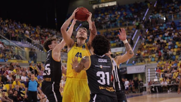 Partido de baloncesto