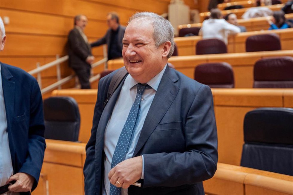 El ministro de Industria y Turismo, Jordi Hereu, durante una sesión de control al Gobierno en el Senado, a 11 de febrero de 2025, en Madrid (España). El Gobierno se enfrenta a la primera sesión de control en el senado del 2025 y responderán a preguntas