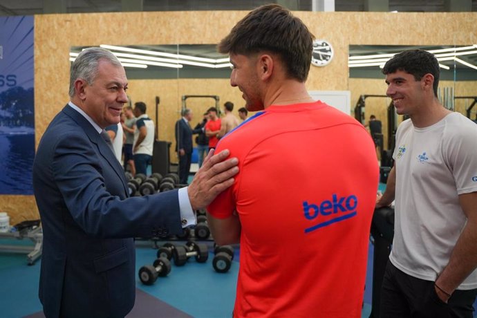El alcalde de Sevilla, José Luis Sanz, en la constitución del Comité Organizador de la prueba de la Copa del Mundo de Remo.