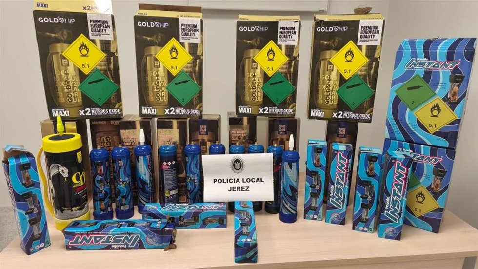 Botellas de óxido nitroso incautadas en Jerez