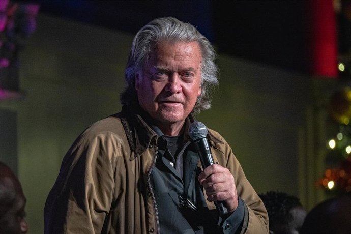 Archivo - December 15, 2024, New York, New York, USA: Steve Bannon gives the keynote speak as the New York Young Republican Club hold their annual Gala event at Cipriani's on Wall Street  in lower Manhattan, New York on December 15, 2024.
