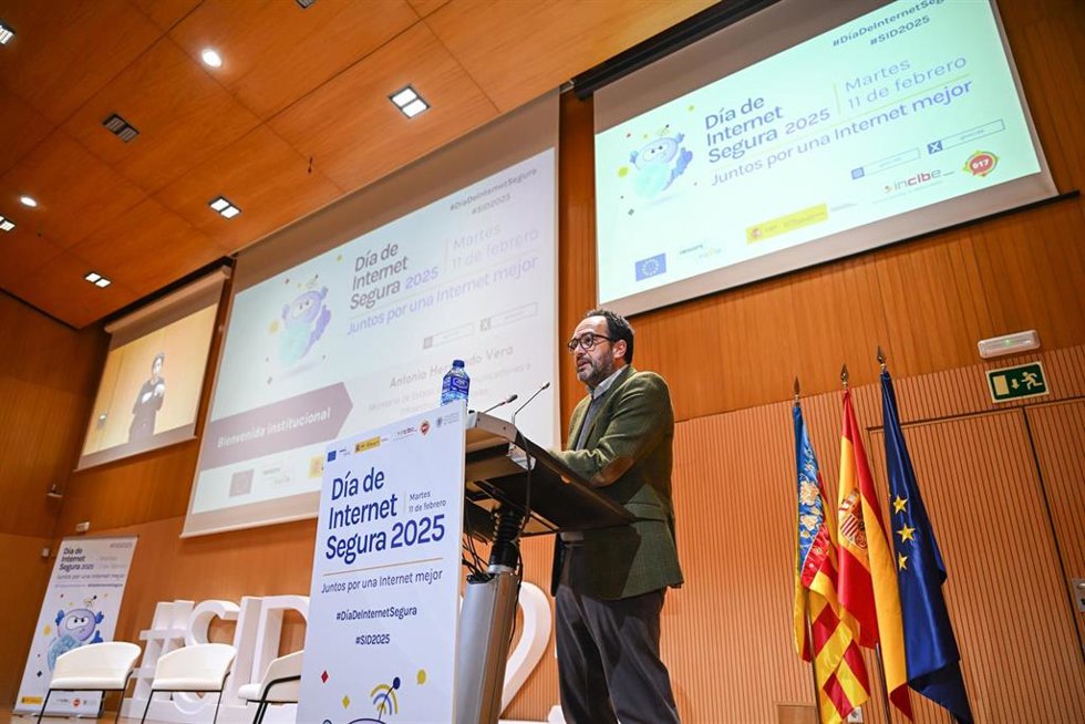 El secretario de Estado de Telecomunicaciones e Infraestructuras Digitales en la celebración del Día de Internet Segura celebrado este martes en Valencia