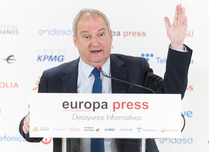 El ministro de Industria y Turismo, Jordi Hereu, interviene durante un Desayuno Informativo de Europa Press, en el Hyatt Regency Hesperia, a 30 de enero de 2025, en Madrid (España).