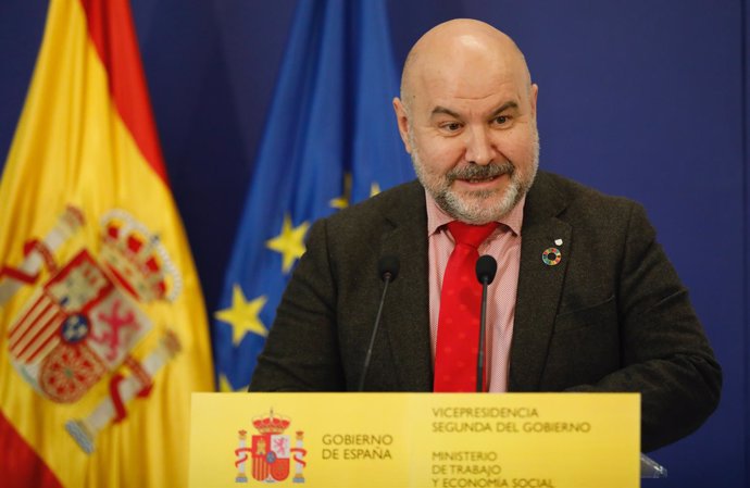 Archivo - El presidente de Cermi, Luis Cayo, interviene tras entregar el premio de Cermi.es 2021al Ministerio de Trabajo y Economía Social, en la categoría institucional, en la sede del Ministerio, a 2 de diciembre de 2021, en Madrid (España). 