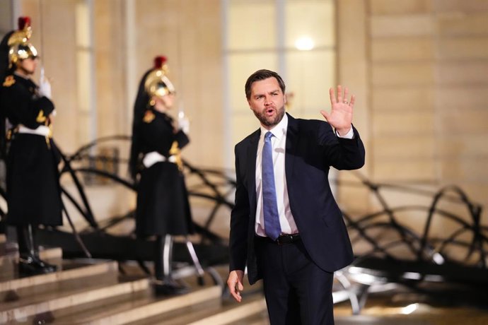 10 de fevereiro de 2025, França, Paris: O vice-presidente dos EUA, JD Vance, chega para um jantar de Estado no Palácio do Eliseu, como parte da Cúpula de Ação sobre Inteligência Artificial (IA) em Paris. Foto: Sean Kilpatrick/Canadian Press via ZUMA Press