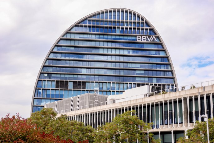 Archivo - Fachada de la sede de BBVA
