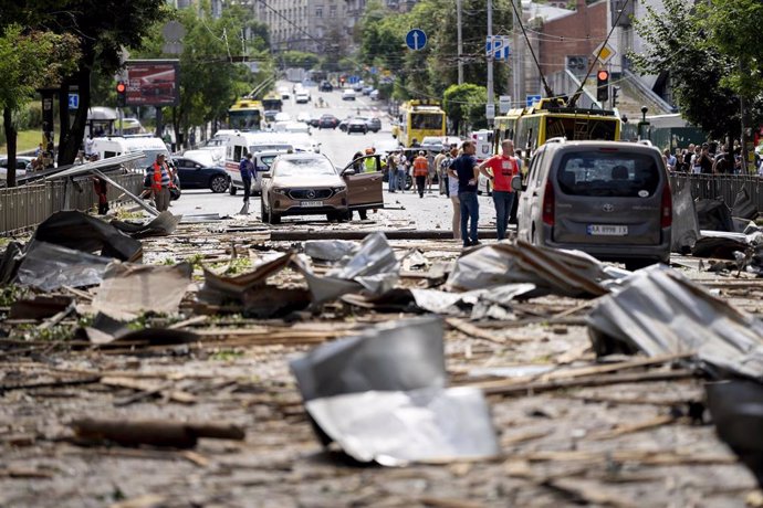 Archivo - Imagen de archivo de un bombardeo ruso en Kiev (Ucrania)