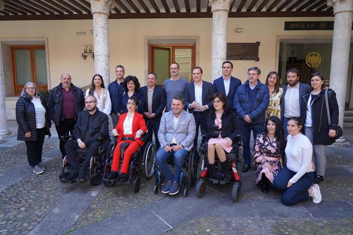 El CERMI CyL rediseña su logo al que incorpora el número 25 con motivo del aniversario del cuarto de siglo de vida.