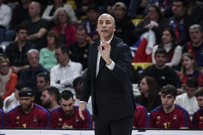 El entrenador del Barça, Joan Peñarroya, en un partido de la Liga Endesa 2024/25