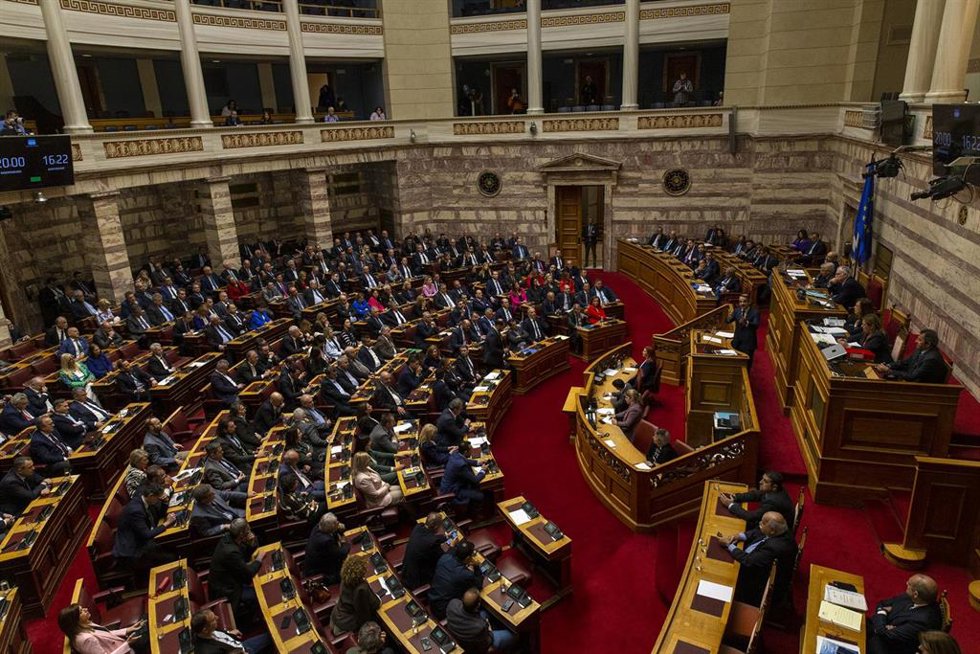 Archivo - Vista general del Parlamento de Grecia