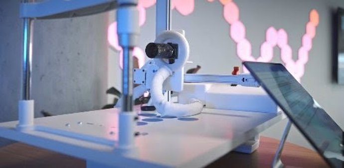 Archivo - El dispositivo 'CatEye' para detectar si pacientes con cataratas deben operarse o no