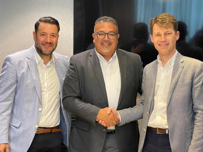 Archivo - Firma del contrato de Minsait (Indra) con N.V. Elmar