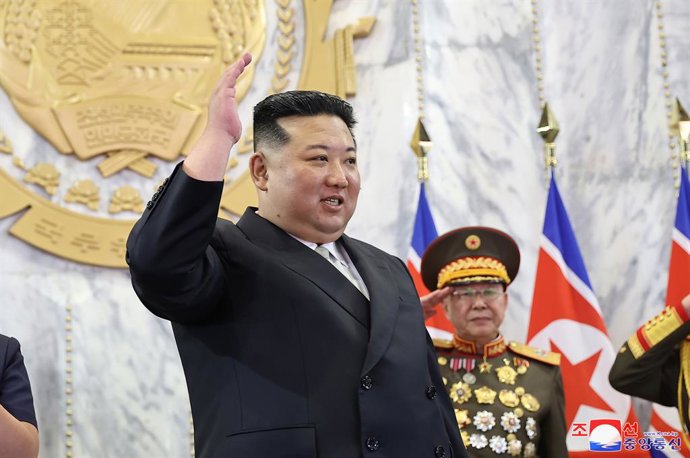 Archivo - Arquivo - O líder norte-coreano Kim Jong Un durante uma cerimônia oficial na capital Pyongyang (arquivo).