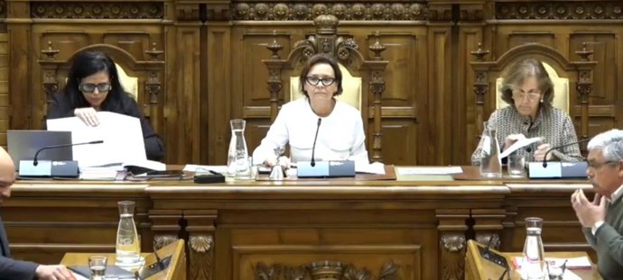 La alcaldesa de Gijón, Carmen Moriyón, preside el Pleno Municipal.
