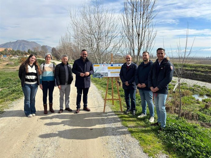 La Diputación de Granada impulsa la renaturalización del río Genil con la firma del acta de replanteo en Fuente Vaqueros (Granada).