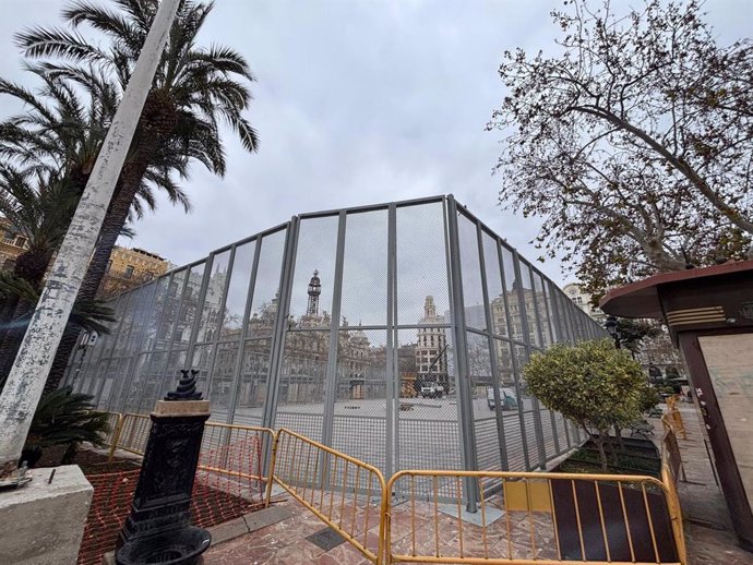 Instal·lació de tanques a València per les Falles