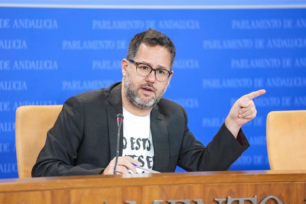 El portavoz de Adelante Andalucía, José Ignacio García, este miércoles en rueda de prensa. 