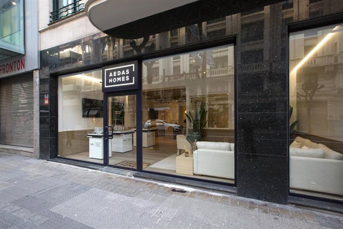 Fachada de la nueva oficina de AEDAS Homes en Bilbao