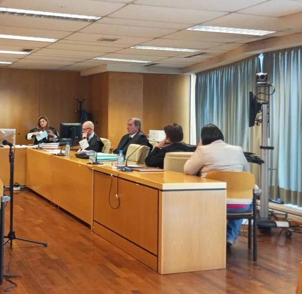 Marta, acusada del crimen de su vecina