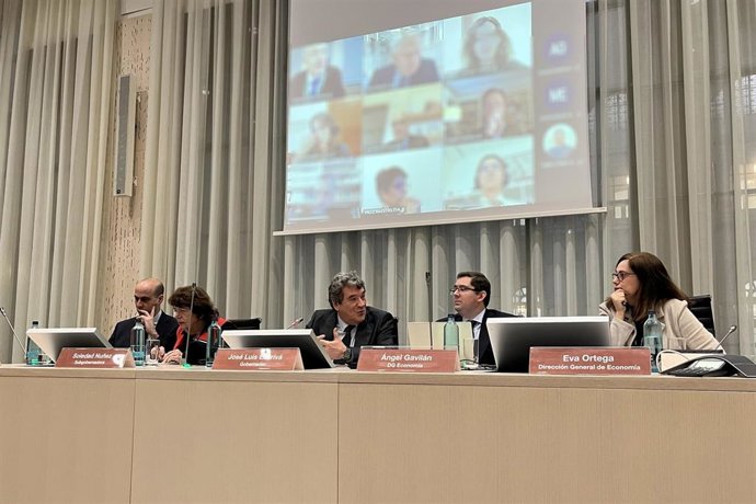 Reunión de consulta del Banco de España con expertos económicos y académicos