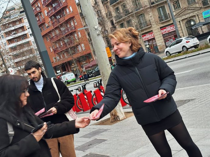 La presidenta de BComú, Janet Sanz, durant l'acte 