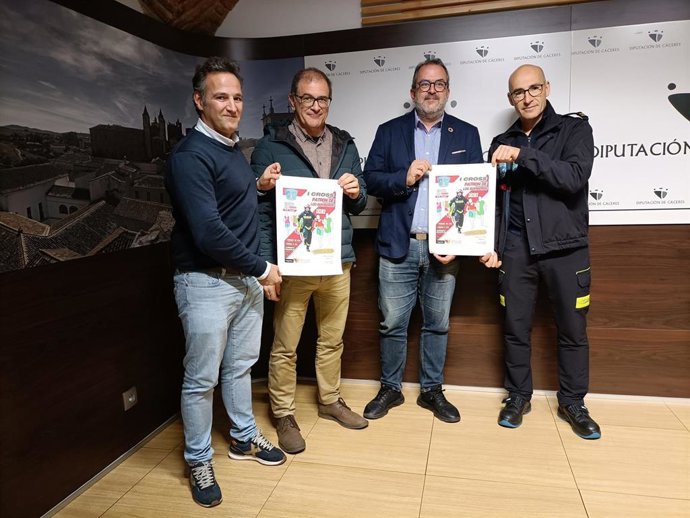 Presentación del I Cross Patrón de los Bomberos que se celebrará en Cáceres el día 22 de febrero