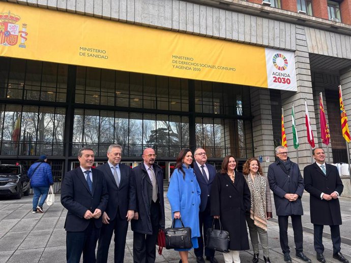 El conselleiro de Sanidade, Antonio Gómez Caamaño, con otros consejeros de salud tras la Comisión de Recursos Humanos del Sistema Nacional de Salud.