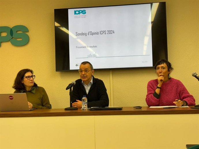 El presidente del ICPS, Oriol Bartomeus, presenta los resultados del sondeo anual de 2024 de la institución