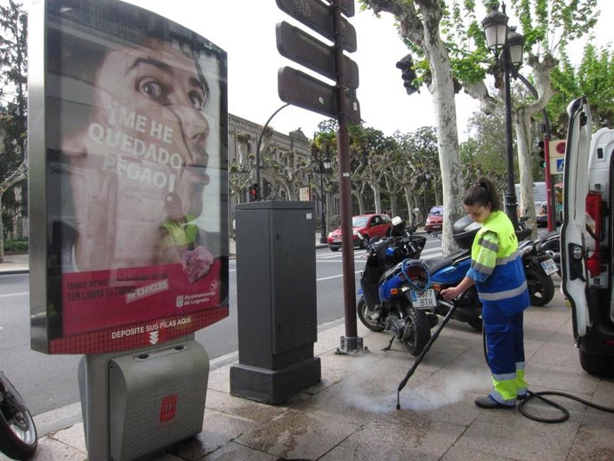 Archivo - Limpiando en Logroño