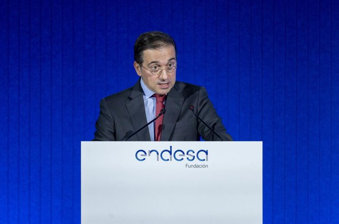 El ministro de Asuntos Exteriores, Unión Europea y Cooperación, José Manuel Albares, interviene durante la clausura de la celebración del XXV aniversario de la Cátedra Príncipe de Asturias de la Fundación Endesa, en la sede de Endesa, a 11 de febrero de 2