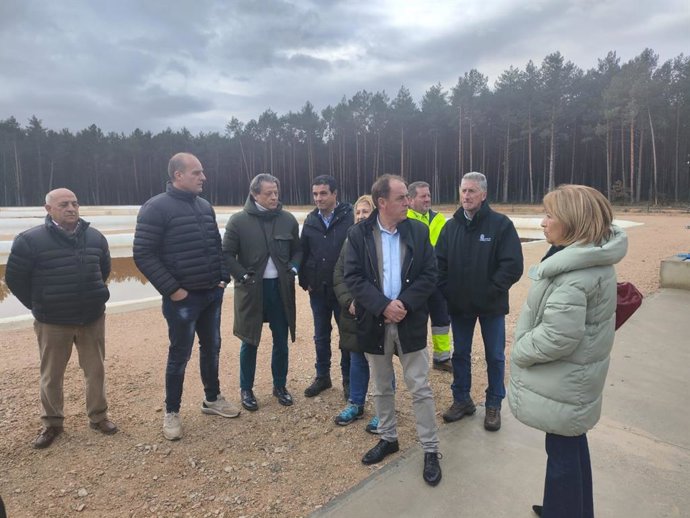 Las cuatro instalaciones implicadas en la financiación de la depuradora de Playa Pita visitan las obras