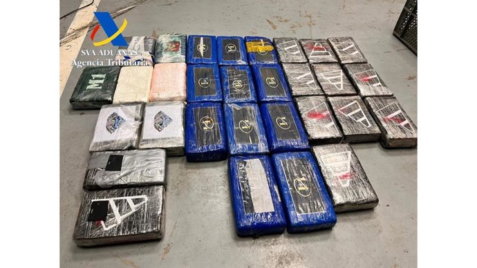 Archivo - Droga intervenida en Ibiza